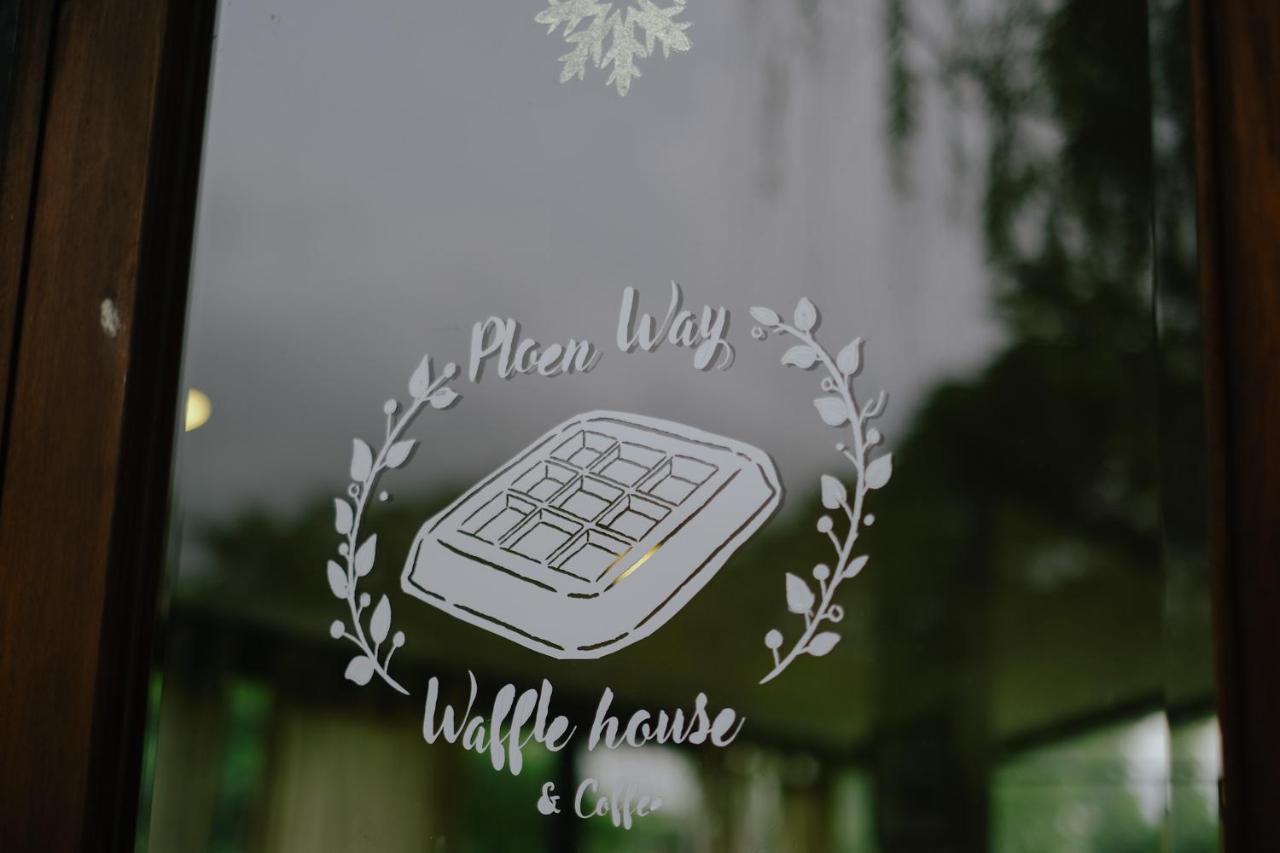 Ploen Pirom Hotel Bangkok Bagian luar foto