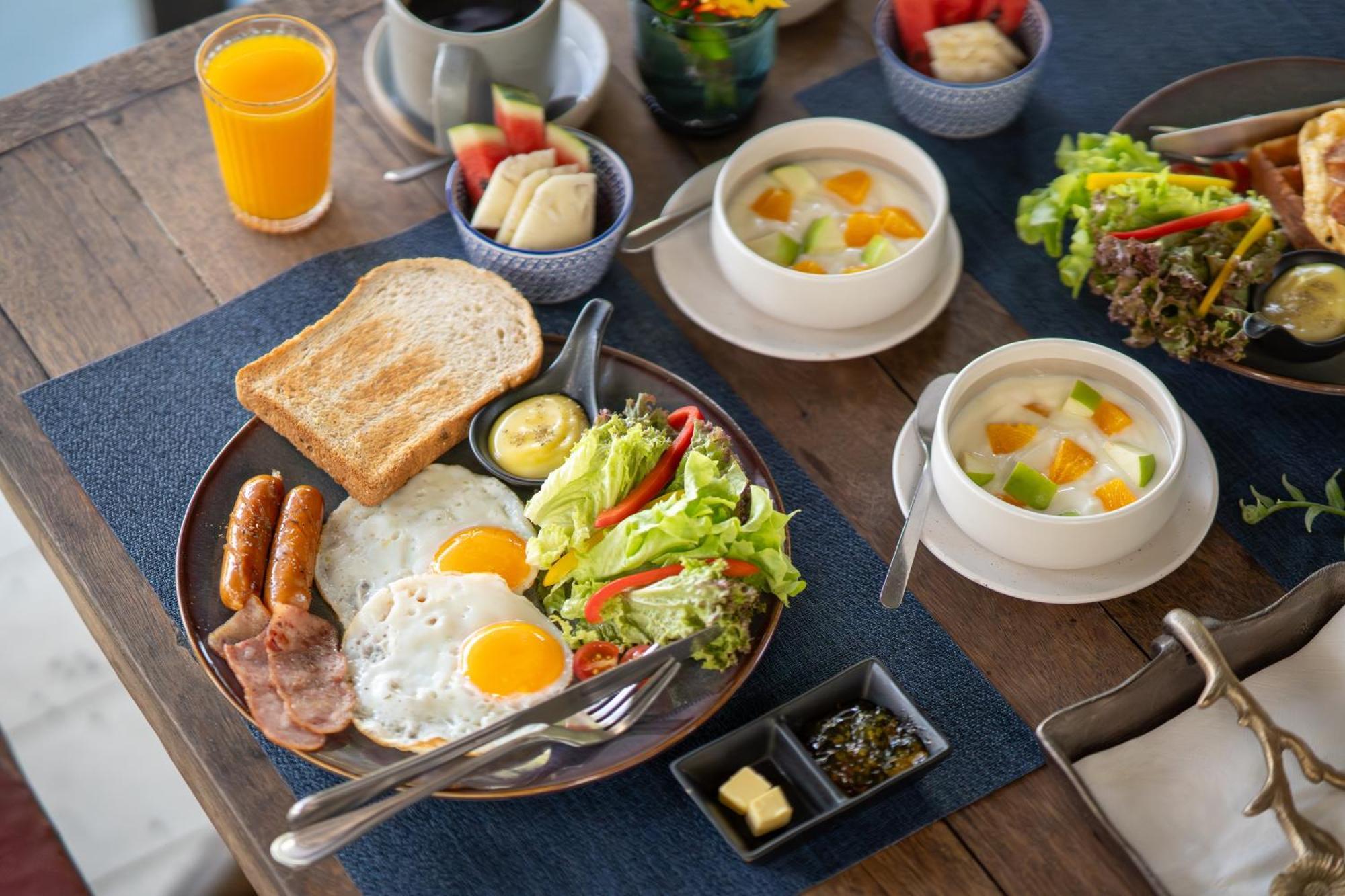 Ploen Pirom Hotel Bangkok Bagian luar foto