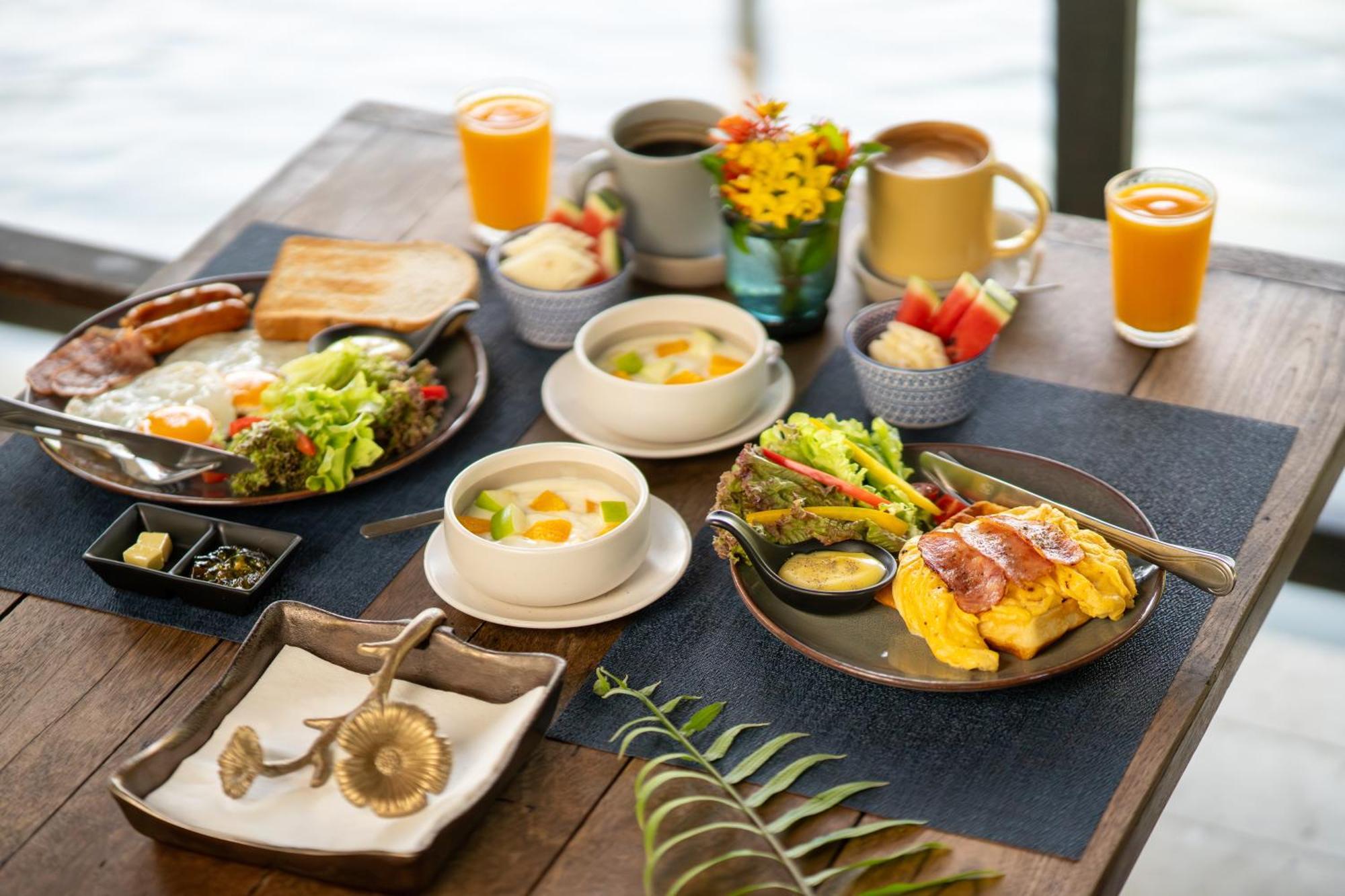Ploen Pirom Hotel Bangkok Bagian luar foto
