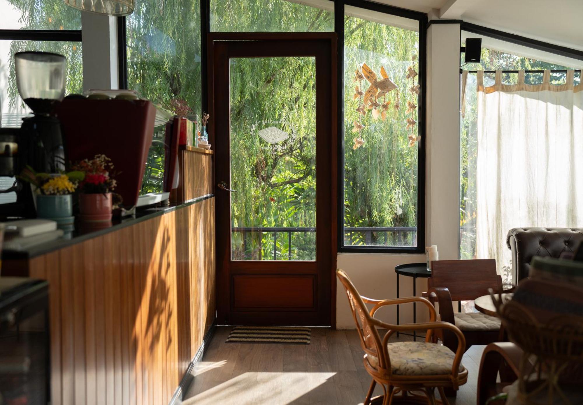 Ploen Pirom Hotel Bangkok Bagian luar foto