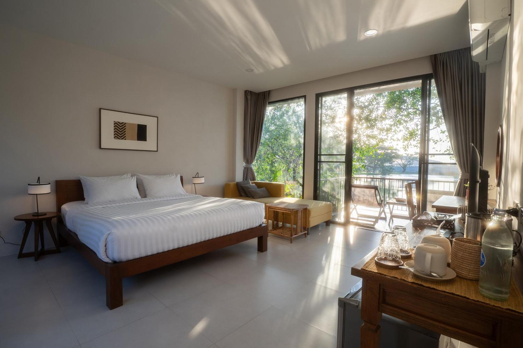 Ploen Pirom Hotel Bangkok Bagian luar foto
