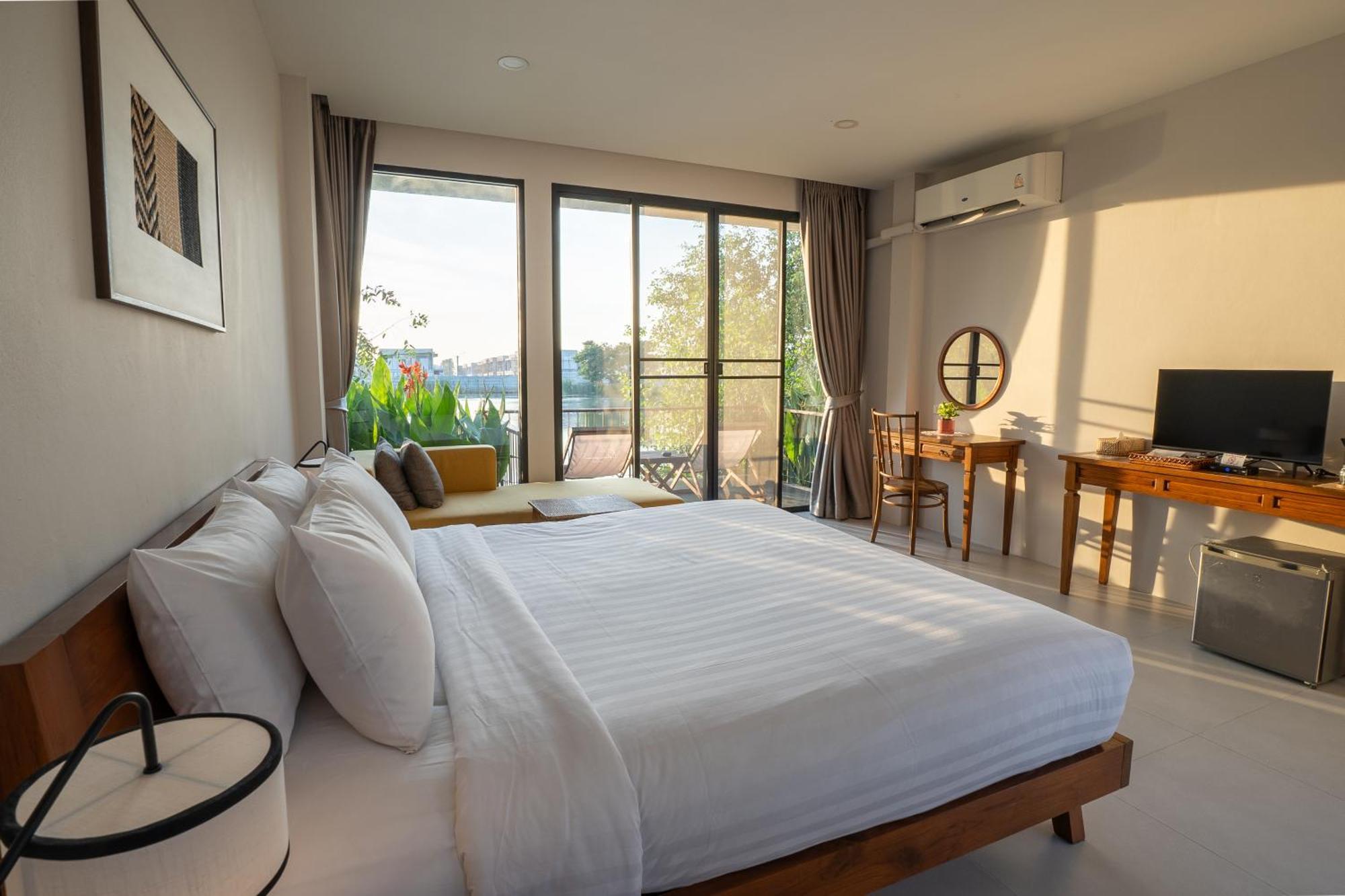 Ploen Pirom Hotel Bangkok Bagian luar foto