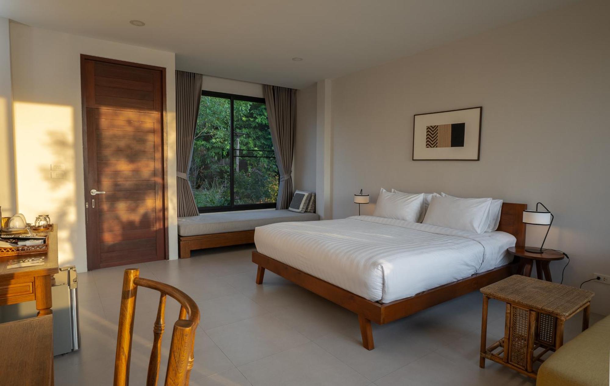 Ploen Pirom Hotel Bangkok Bagian luar foto