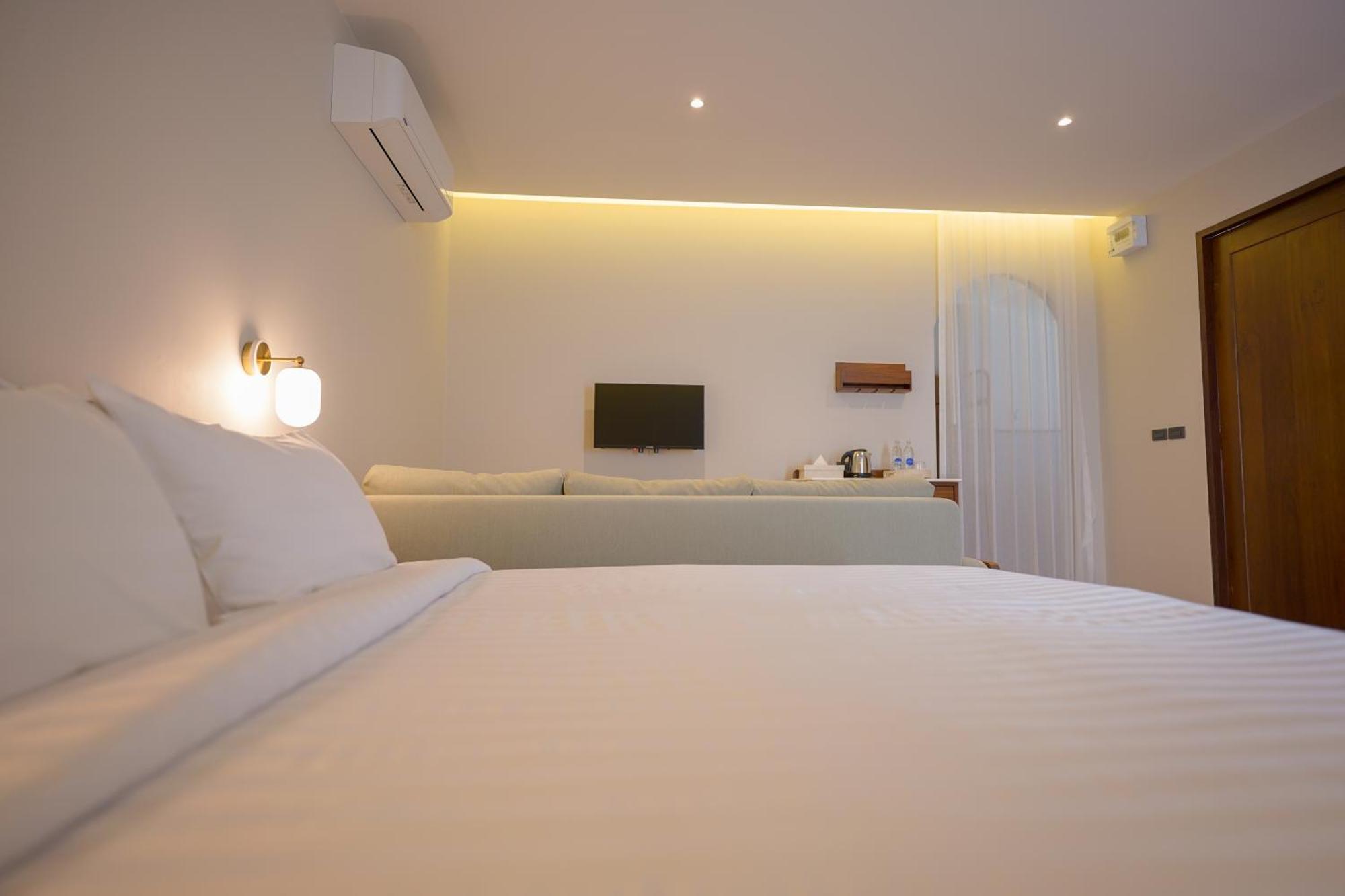 Ploen Pirom Hotel Bangkok Bagian luar foto
